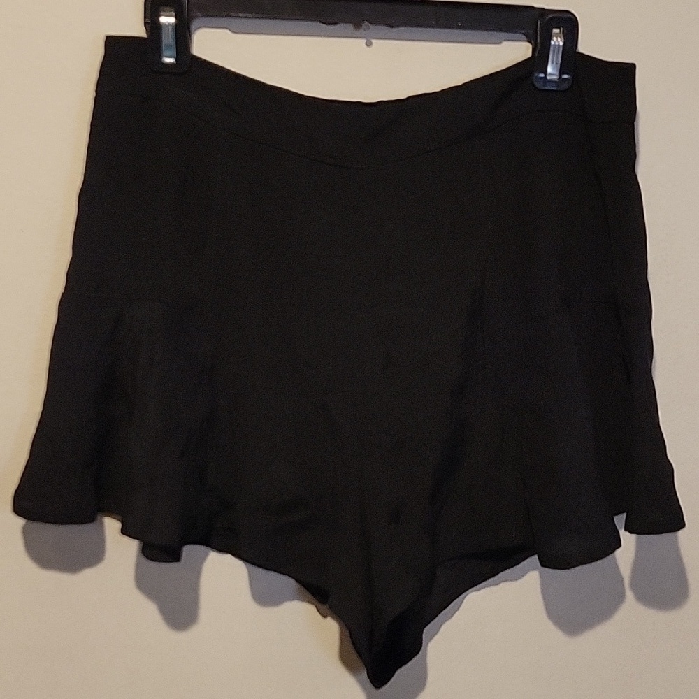 ❤️ LUCY LOVE HIGH RISE RACE TRACK RUFFLE SKORT / SHORTS, MEDIUM - Picture 3 of 7
